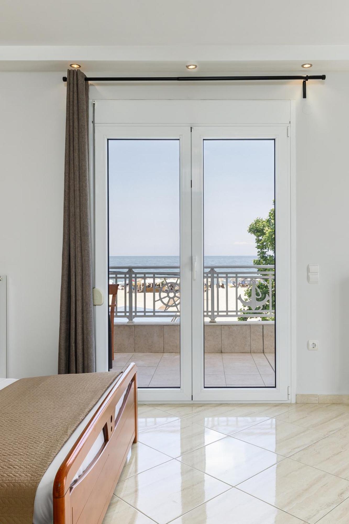 Agyra Seaview Hotel By Panel Hospitality Неи Порои Екстериор снимка